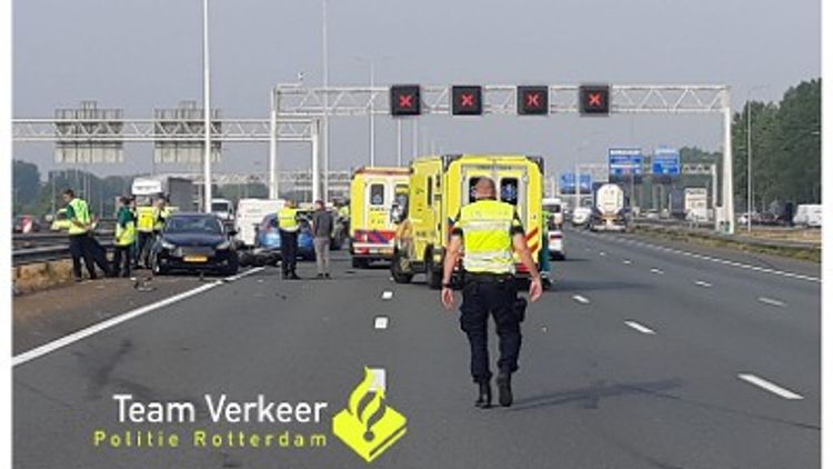 Ridderkerk - Motorrijder (51) overleden bij ongeval op de A15