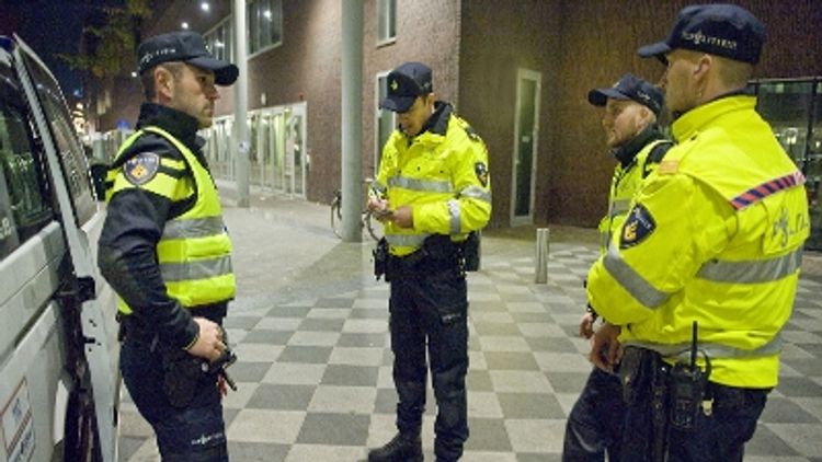 Saasveld - Politie zoekt naar getuigen en beeldopnamen van mishandelingen in horecagebied