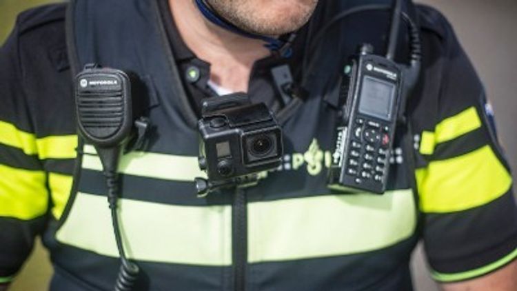 Sittard - Politie neemt YouTubekanaal illegaal vuurwerk over